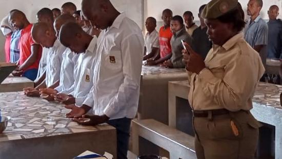 Celebração de Nossa Senhora de Fátima na Penitenciária de Inharrime marca batismo de jovens internos