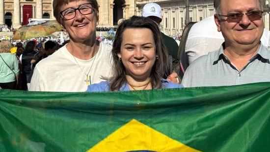 Canonização de Carlo Acutis e Giorgio Frassati reúne mais de 80 mil fiéis na Praça São Pedro