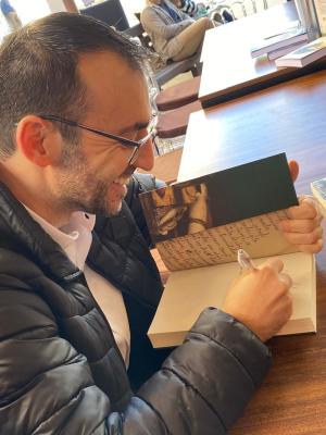 Padre Palotino lança livro na 53ª Feira do Livro de Santa Maria