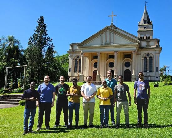 Consagrados Temporários vivem retiro em Vale Vêneto