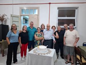 Padre Etelvino Savegnago celebra com a comunidade Padre Caetano Pagliuca e amigos seus 90 anos